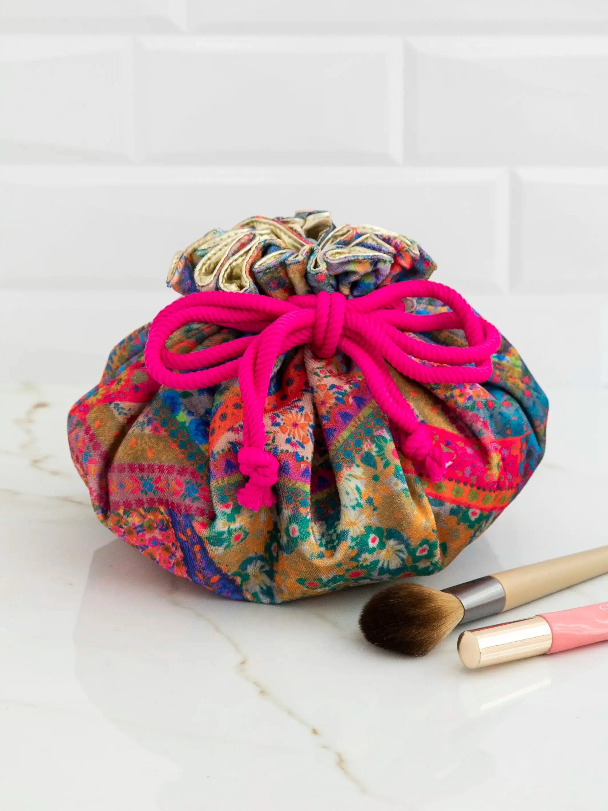 Drawstring Velvet Cosmetic Pouch - Folk Flower